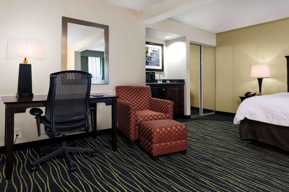 Hampton Inn Columbia I-26/Harbison Blvd Екстериор снимка