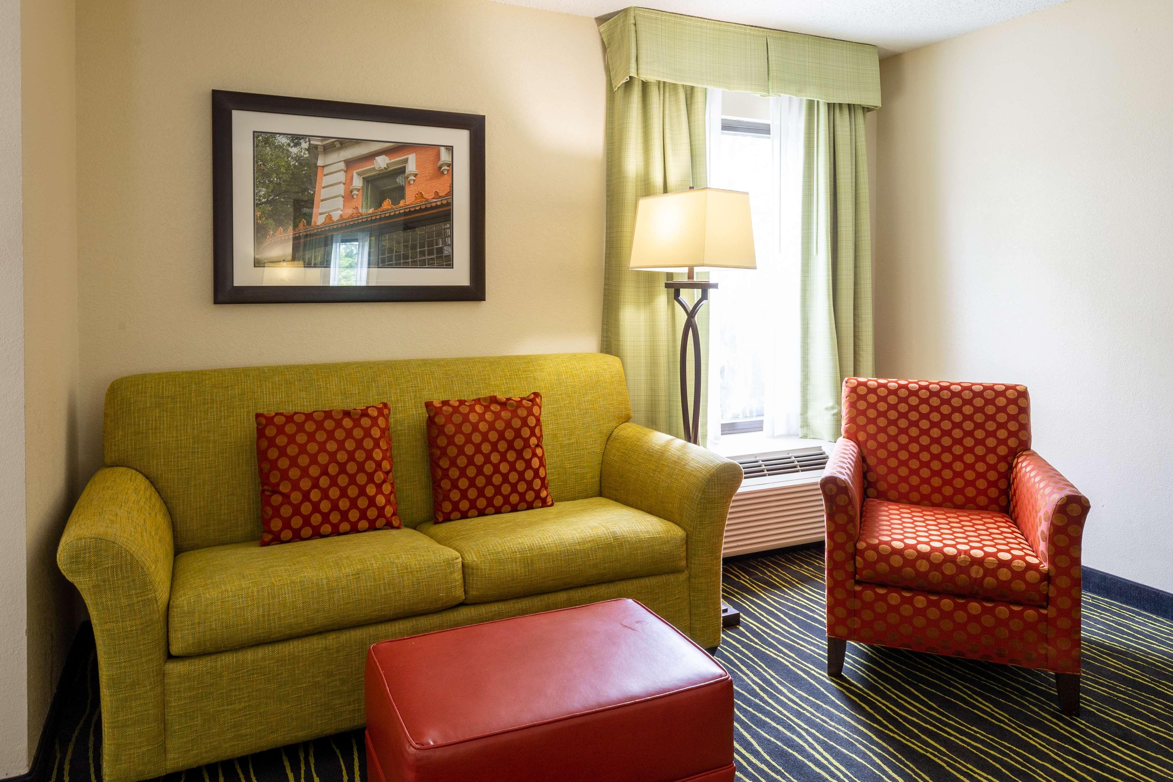 Hampton Inn Columbia I-26/Harbison Blvd Екстериор снимка