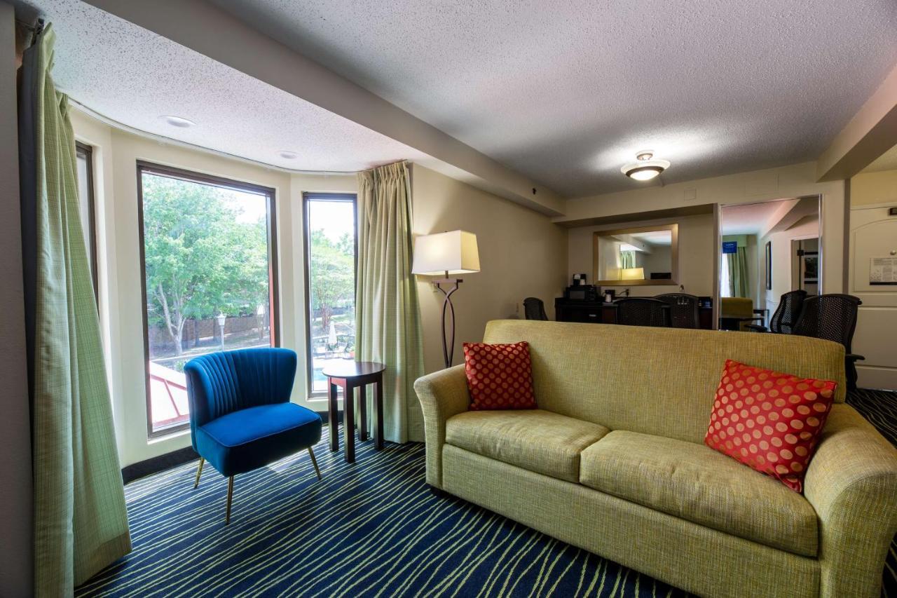 Hampton Inn Columbia I-26/Harbison Blvd Екстериор снимка