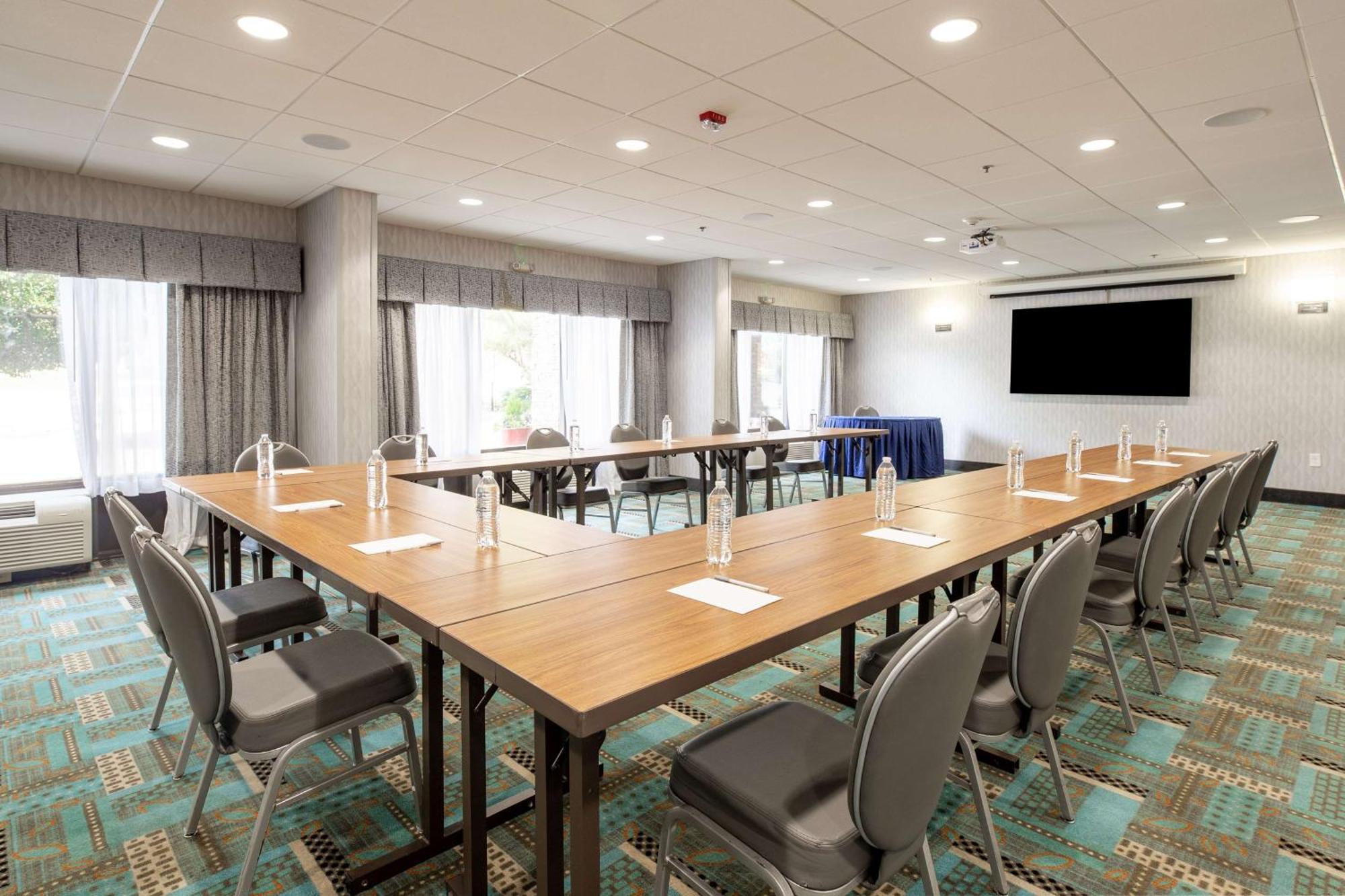 Hampton Inn Columbia I-26/Harbison Blvd Екстериор снимка