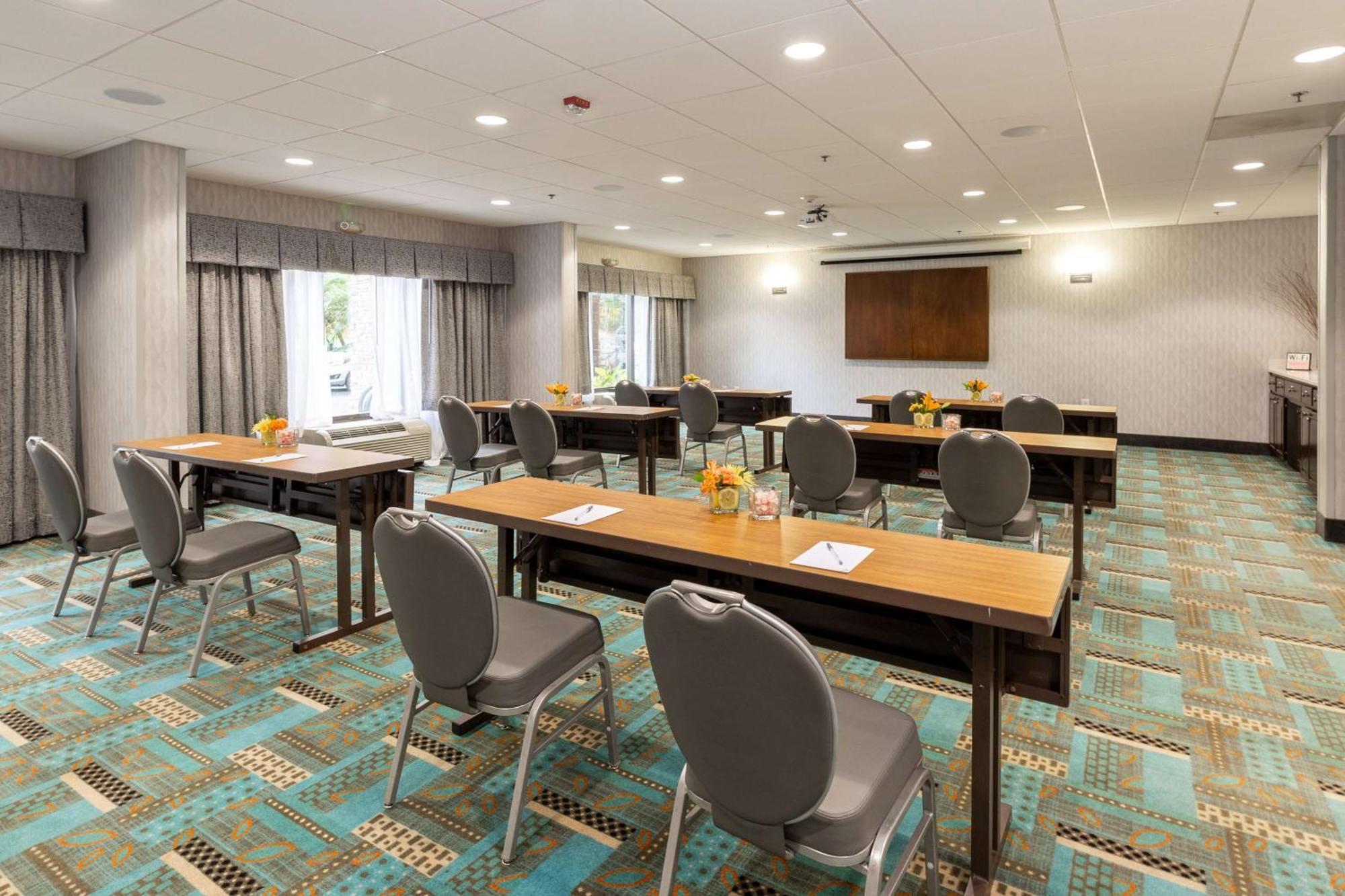 Hampton Inn Columbia I-26/Harbison Blvd Екстериор снимка