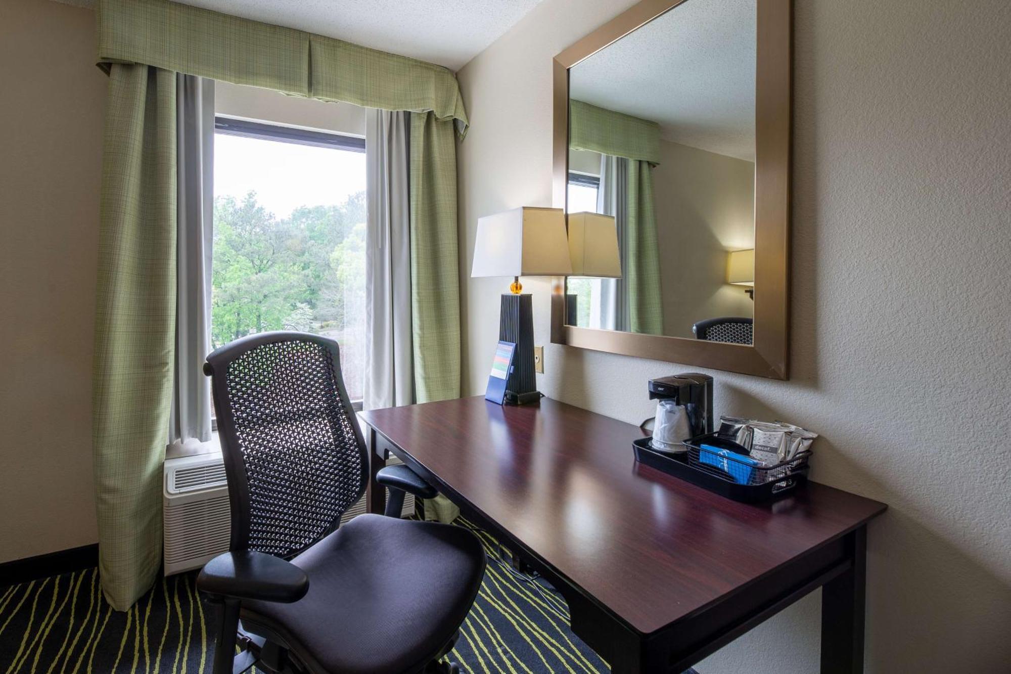 Hampton Inn Columbia I-26/Harbison Blvd Екстериор снимка