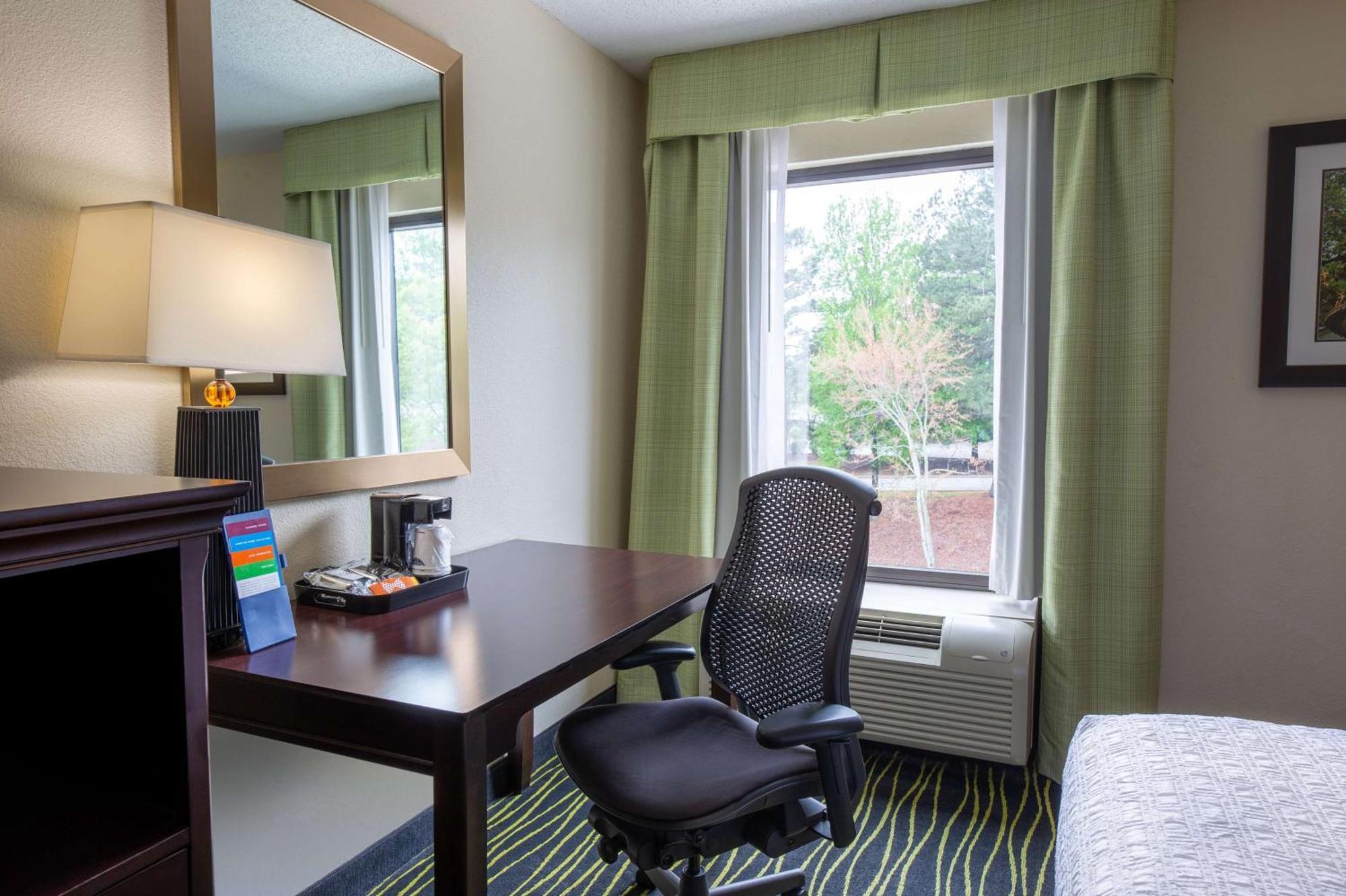 Hampton Inn Columbia I-26/Harbison Blvd Екстериор снимка