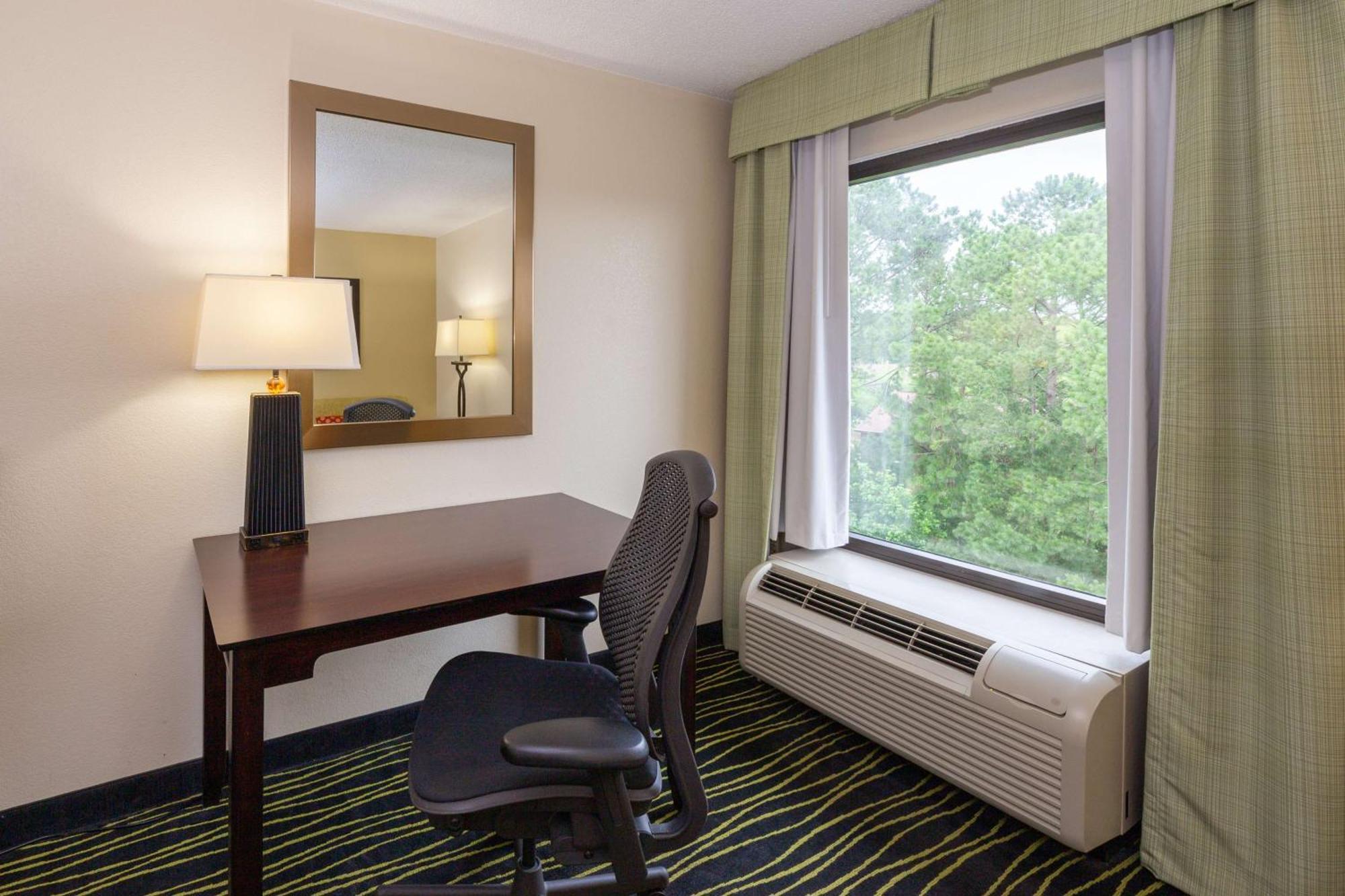 Hampton Inn Columbia I-26/Harbison Blvd Екстериор снимка