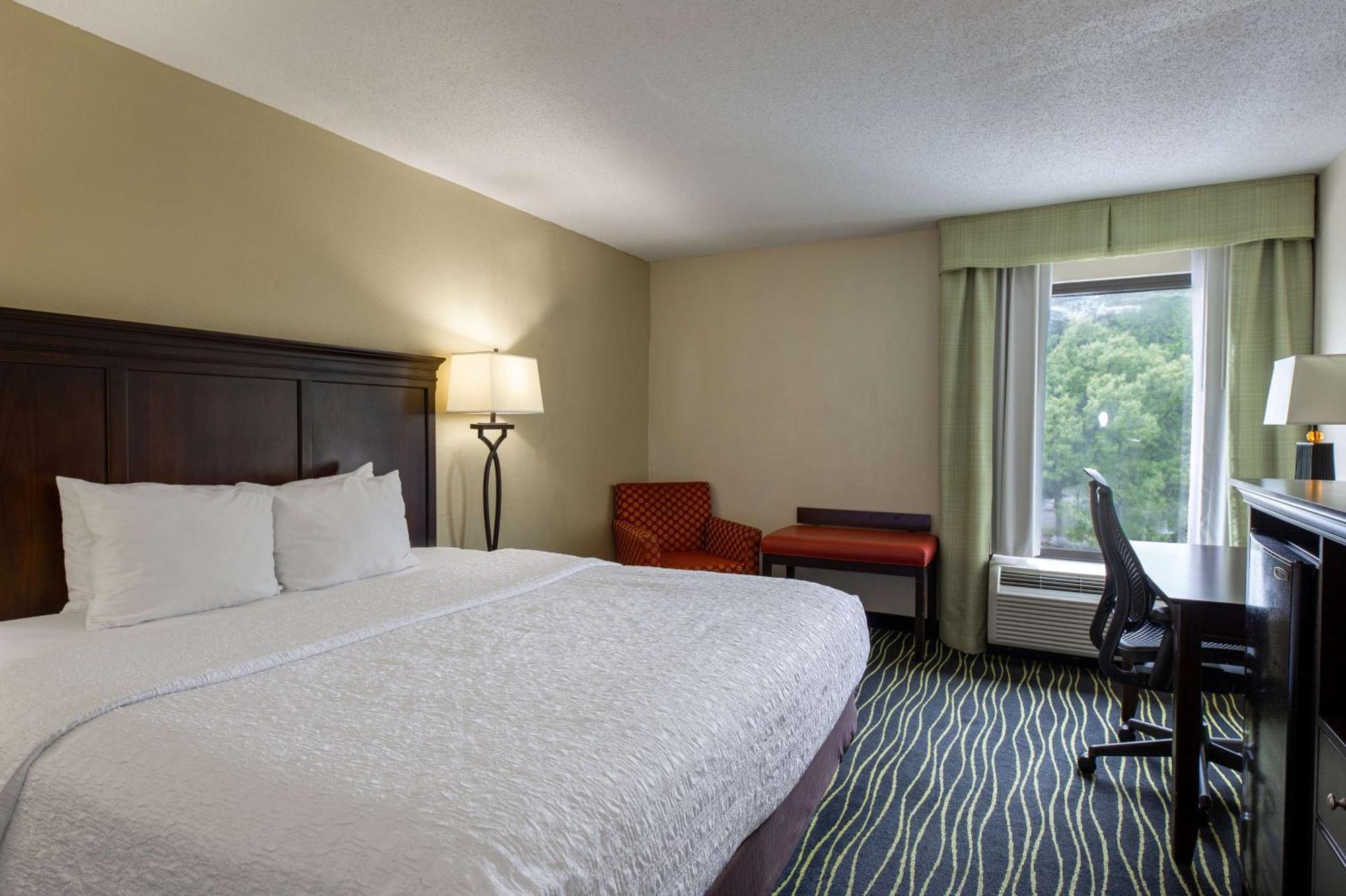 Hampton Inn Columbia I-26/Harbison Blvd Екстериор снимка