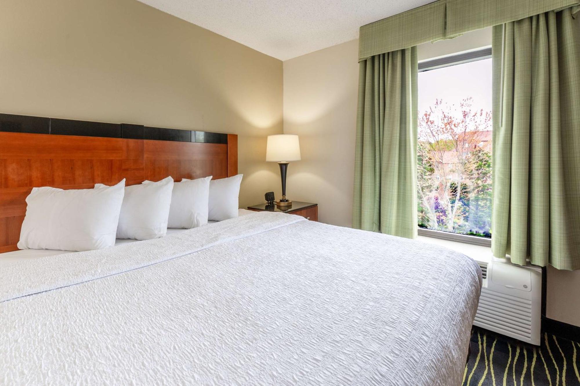 Hampton Inn Columbia I-26/Harbison Blvd Екстериор снимка